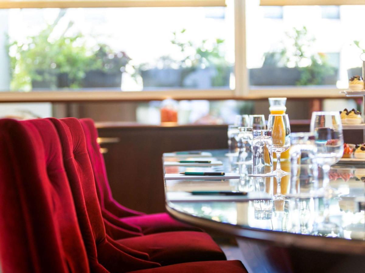 Sofitel Lyon Bellecour Hotel Ngoại thất bức ảnh The lounge at the airport