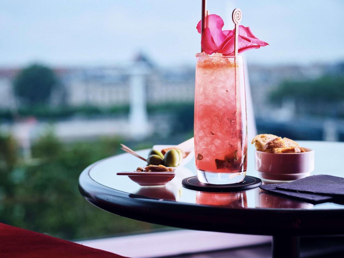 Sofitel Lyon Bellecour Hotel Ngoại thất bức ảnh A French 75