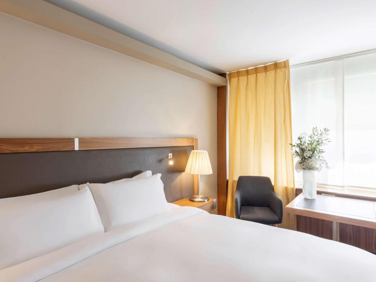 Sofitel Lyon Bellecour Hotel Ngoại thất bức ảnh A room at the hotel