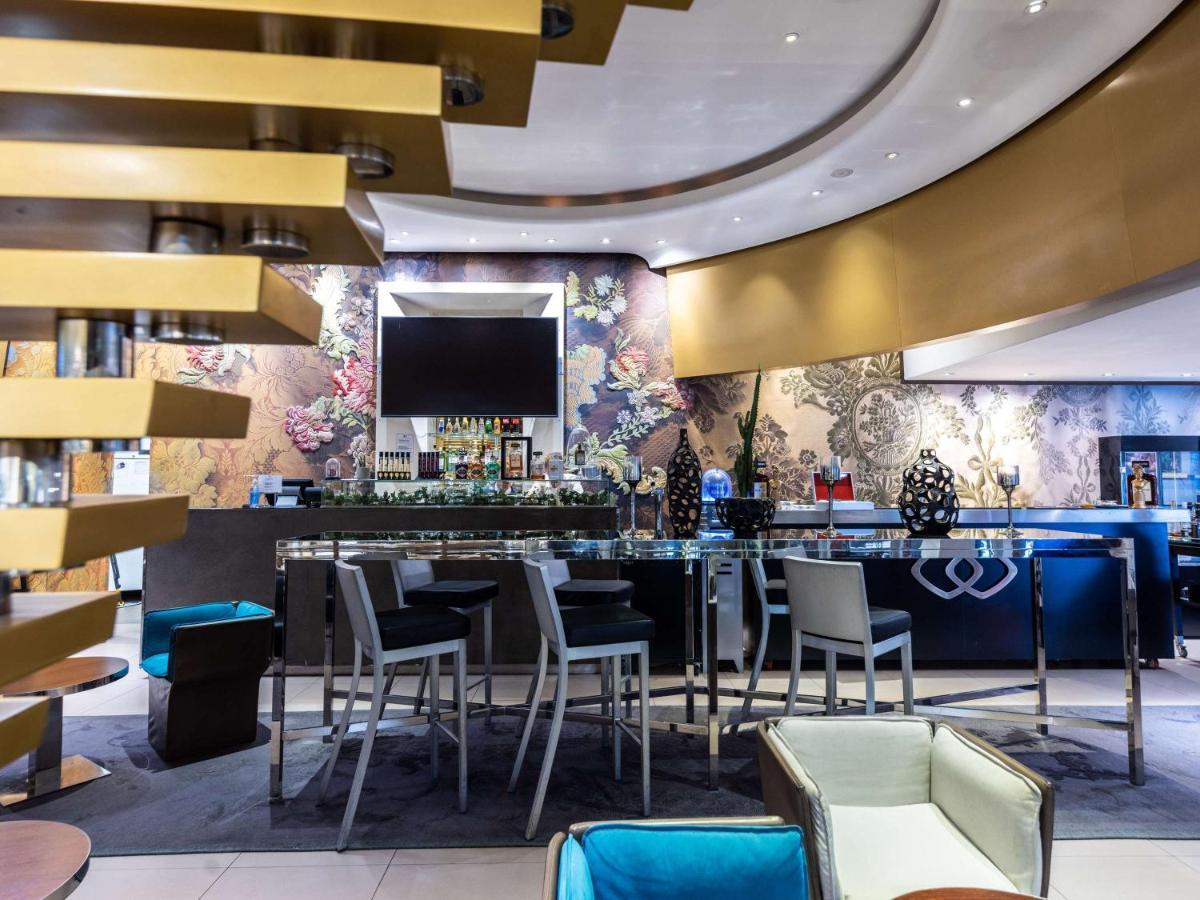 Sofitel Lyon Bellecour Hotel Ngoại thất bức ảnh The bar at the lounge