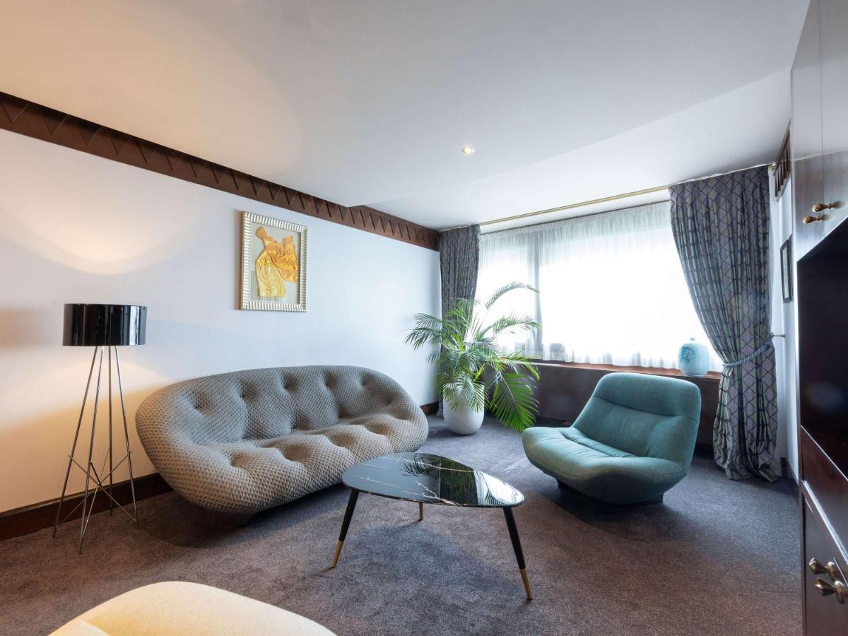 Sofitel Lyon Bellecour Hotel Ngoại thất bức ảnh A suite at the Hotel de la Ville
