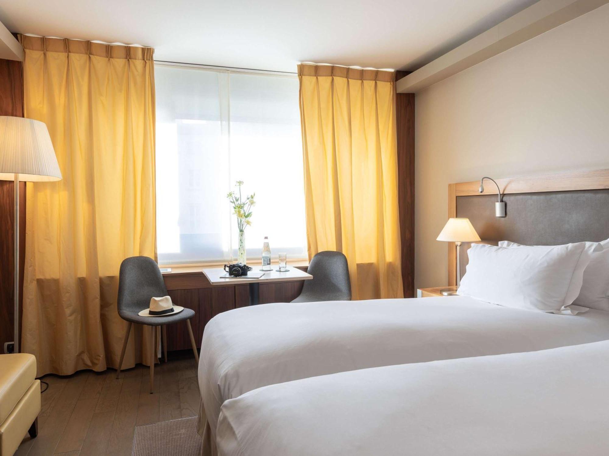 Sofitel Lyon Bellecour Hotel Ngoại thất bức ảnh A room at the hotel