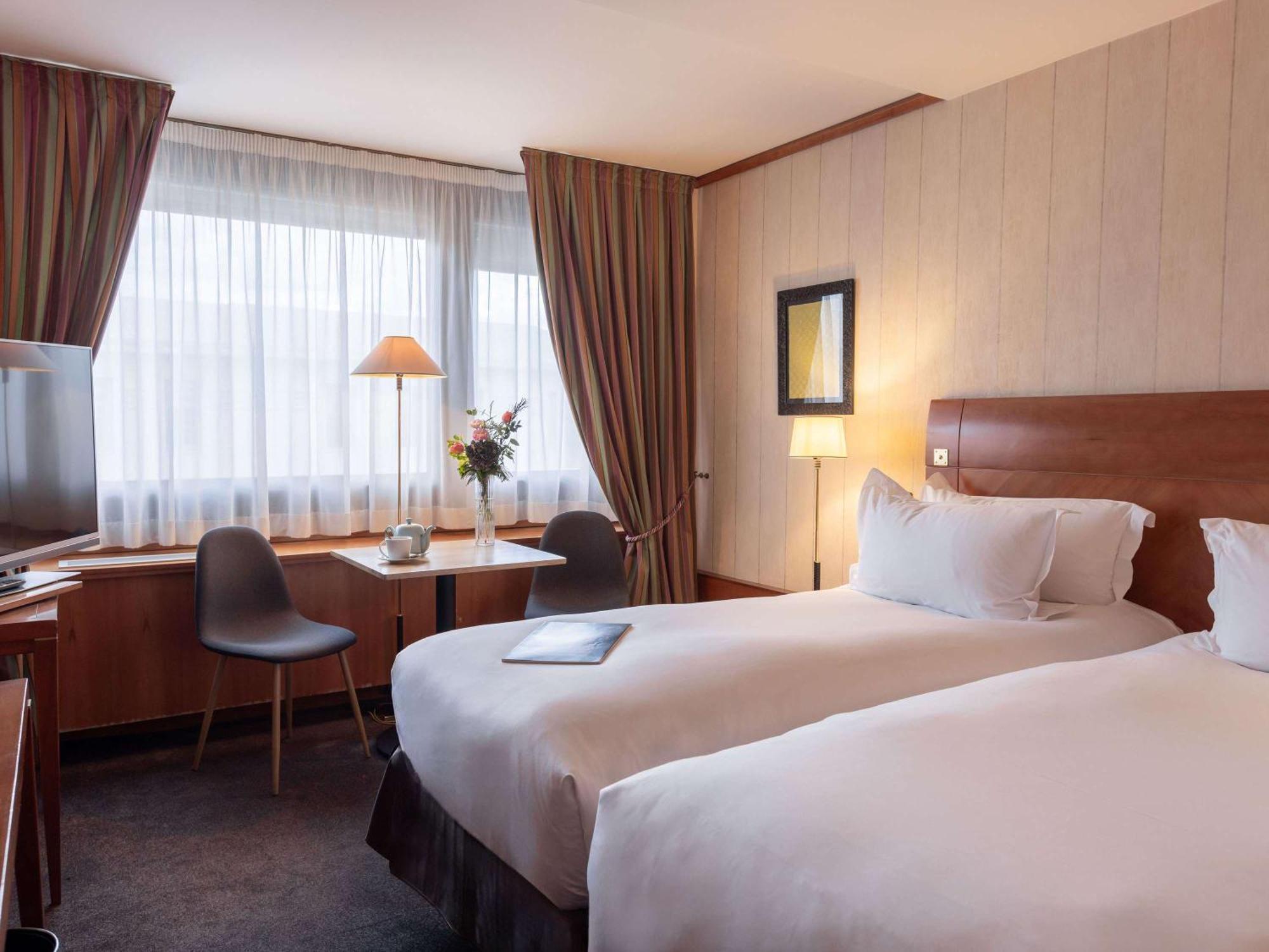 Sofitel Lyon Bellecour Hotel Ngoại thất bức ảnh A typical room at the hotel