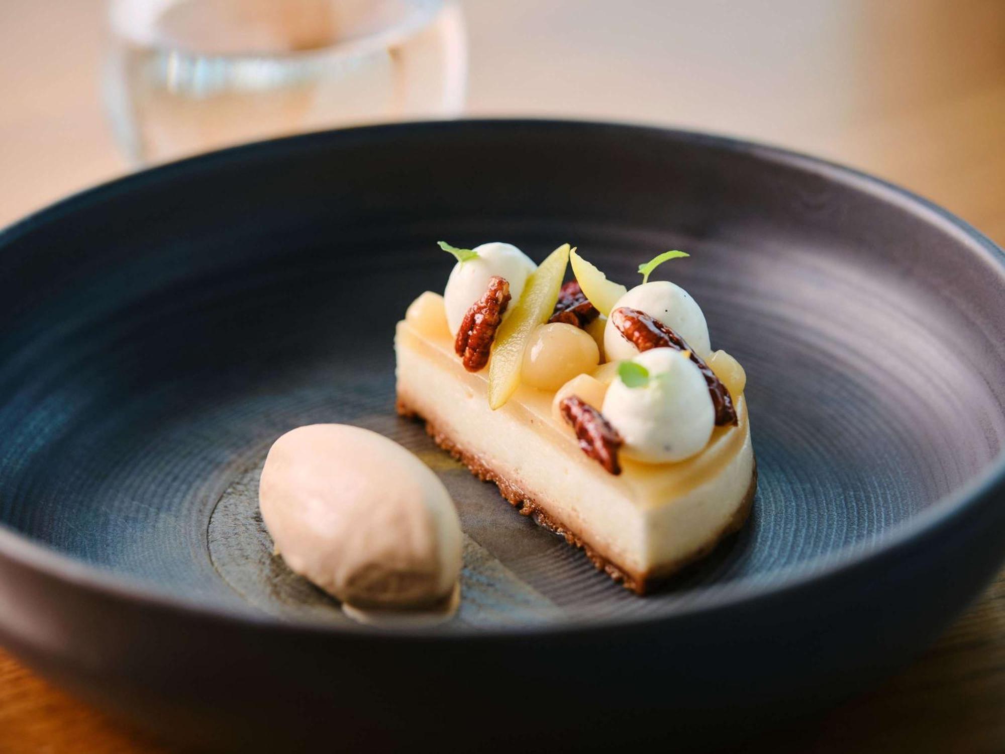 Sofitel Lyon Bellecour Hotel Ngoại thất bức ảnh A cheesecake